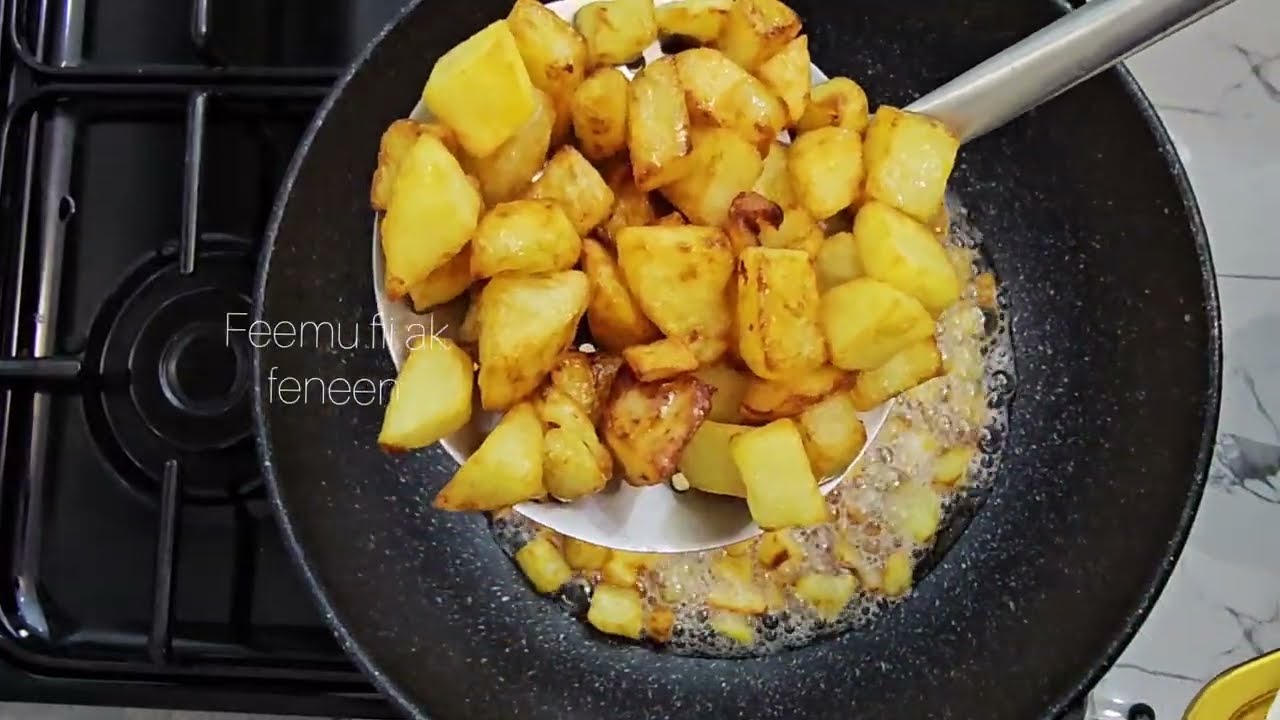 Quick and easy dinner: Gourmet pan-fried golden potatoes